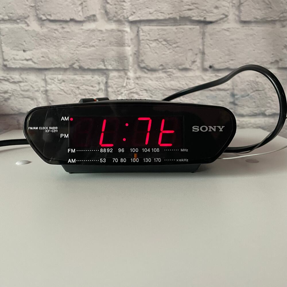 80’s Sony Dream Machine ICF-C211 AM/FM Radio WORKING